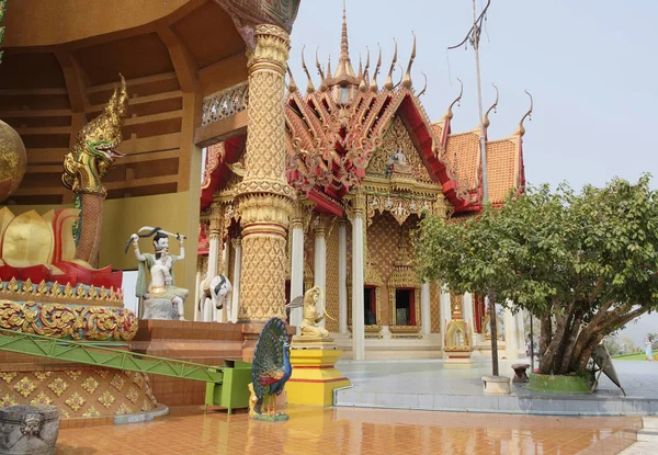 Temple de la grotte du tigre (Wat Tham Khao Noi ) — Photo