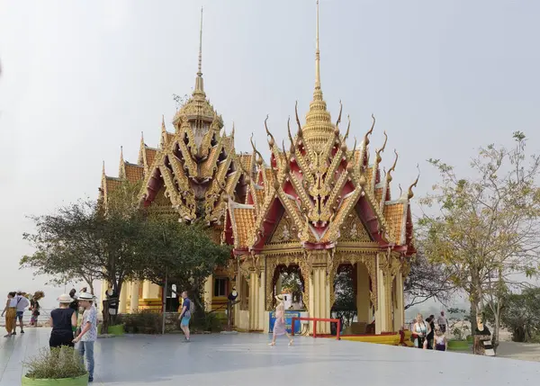 Templo de la cueva del tigre (Wat Tham Khao Noi). — Foto de Stock