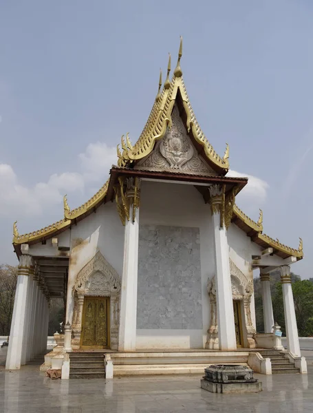 カンチャナブリ、タイ-2 月 19,2018: 寺院ワット Trai ラッタナ — ストック写真