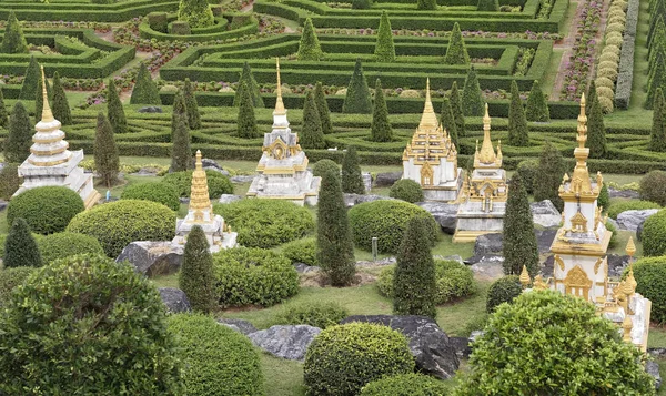 Escultura budista en el parque de Nong Nooch — Foto de Stock