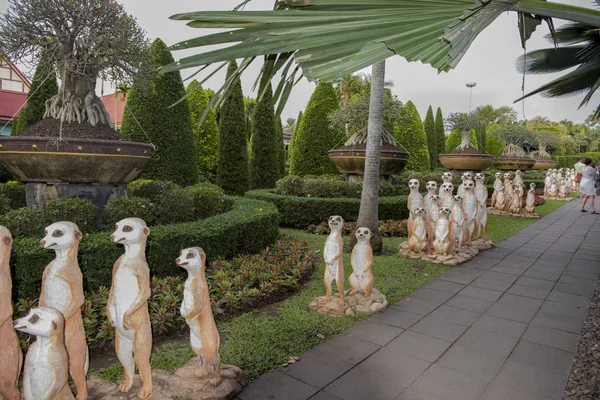 Esculturas en el parque de Nong Nooch — Foto de Stock