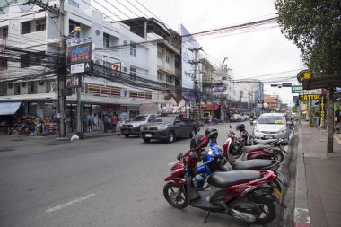   Sokak ikinci Road.People vehicl hareketli iş için gidiyoruz
