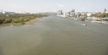   Nisan ayında Don Nehri üzerinde sel