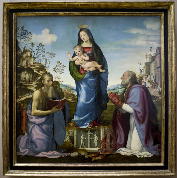 Богородица и Младенец в окружении святых Иеромии и Зеноба — стоковое фото