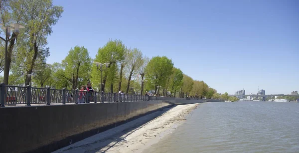 Парку на березі річки Дон, побудований для 2018 ФІФА Wo — стокове фото