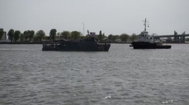 Rostov on Don, Rusya Federasyonu - ebilmek 05,2018: Kuzey Kafkas Askerî Bölgesi yüzyılın onuruna geçit töreninde geldi savaş gemisi rıhtımda vardır