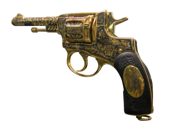 Arany revolver a Nagan rendszerből, 1928-ban készült. Elkülönítve w-n — Stock Fotó