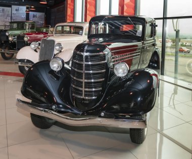   Gaz M-1; Emka Sovyet yolcu otomobili; Gaz fr 'de seri üretim