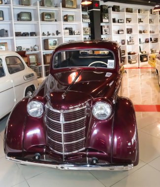  Moskvich-400-Sovyet küçük sınıf arabası De 'den Zma tarafından üretildi.