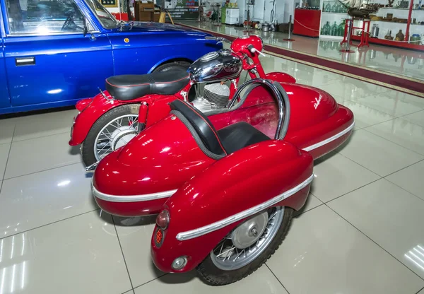 Motorrad Java 350 / 354 mit Seitenanhänger - im Museum der — Stockfoto