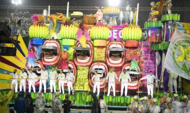 Rio de Janeiro, Brasil-  February 29, 2020: Samba Parade at the 2020 Carnival, Champions Parade, Sambodromo. It's raining