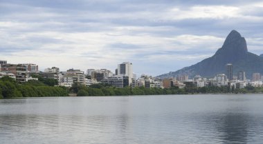 Rio de Janeiro, Brasil- 27 Şubat 2020: Rodrigo de Freitas Gölü manzarası   