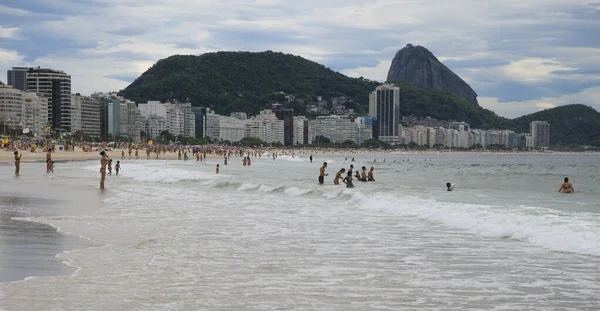 Rio Janeiro Brasile Febbraio 2020 Cittadini Nuotano Prendono Sole Sulla — Foto Stock