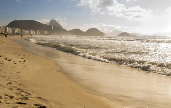 Tengerparti Szörfözés Copacabana Partján Rio Janeiro 2020 Február — Stock Fotó