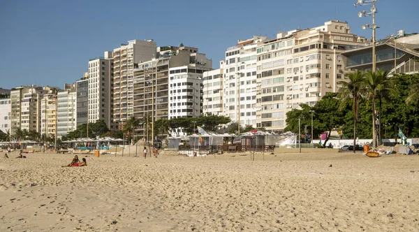 Rio Janeiro Brazylia Marca 2020 Obywatele Opalają Się Plaży Copacabana — Zdjęcie stockowe