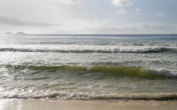 Ωκεανό Surf Στην Παραλία Της Copacabana Ρίο Ντε Τζανέιρο Φεβρουάριος — Φωτογραφία Αρχείου