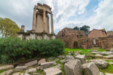 Roma Forumu, Roma, İtalya, Vesta Tapınağı kalıntıları