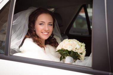 Bir limuzin içinde gelin