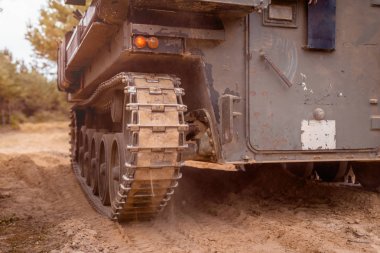 Bir zırhlı Paletli askeri araç yakın çekim