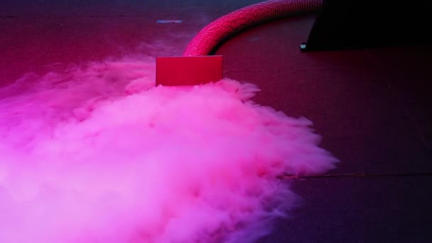 Cold Smoke Generator Produces Cold Smoke Stage Lighting Overall Plan — 图库视频影像