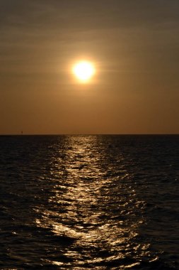 Tidung Adası günbatımında. Thousa zincirinin bir parçasıdır