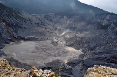 Mount Tangkuban Bandung yakın bulunan Perahu için daha yakın, 