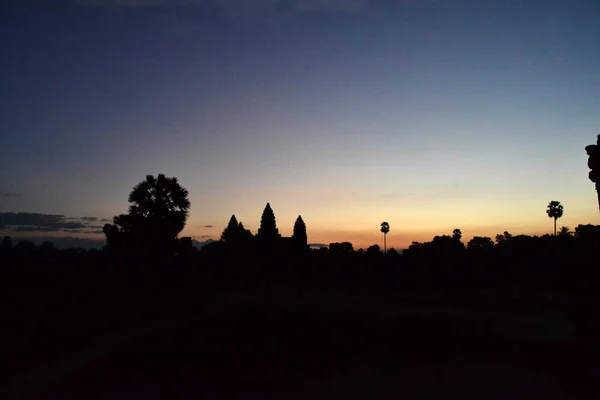 Pohled kolem Angkor Wat. Základní cíl v Jižní Ea — Stock fotografie