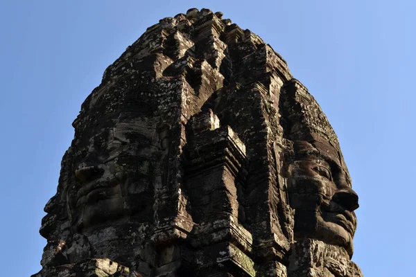La vista alrededor del complejo del Templo Bayon en Angkor Wat, Camboya. Es... —  Fotos de Stock