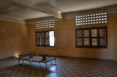 Phnom Penh, Kamboçya 'da Soykırım Müzesi 'nin çevresinde daha yakından görüş