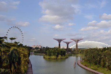 Bay Singapur bahçelerle çevresinde daha yakından görünümü