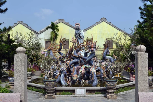 La estatua del dragón alrededor de Hoi An, Danang, Vietnam. El lugar es f — Foto de Stock