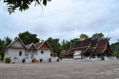 Wat Xieng tanga, Lu tartışmasız en ünlü tapınağı için daha yakın