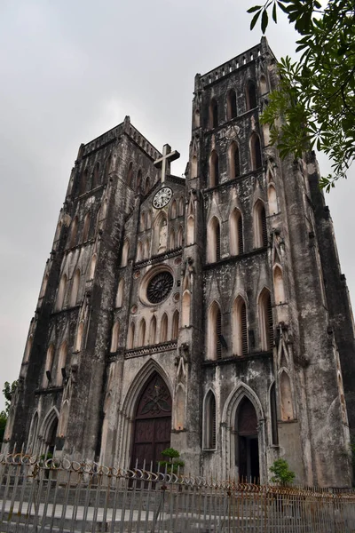 St. Joseph's katolska katedralen i Hanoi, Nordvietnam — Stockfoto