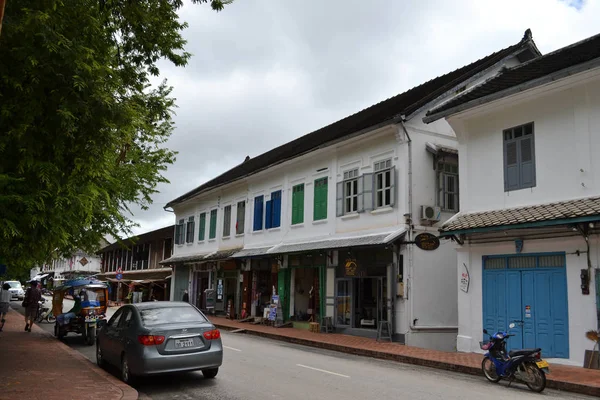 De weergave en de activiteit rond Luang Prabang, Laos. Het is een Unesco — Stockfoto