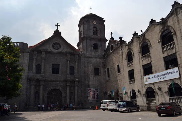 La vista alrededor de la zona de "Intramuros" y la iglesia de Agustín en Manil — Foto de Stock