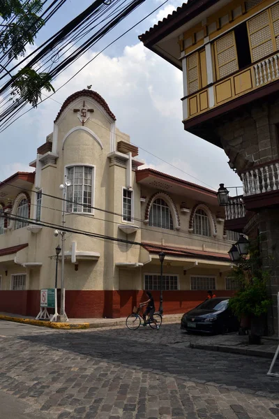 La vista alrededor de la zona de "Intramuros" y la iglesia de Agustín en Manil — Foto de Stock