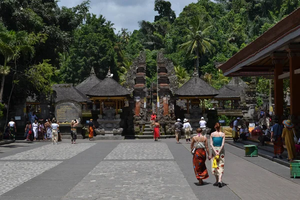 Il tempio indù (chiamato Pura Tirta Empul) a Bali, Indonesia — Foto Stock