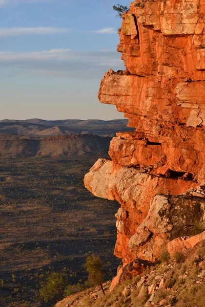 De weergave van bergketens rond Alice Springs, centrale Austra — Stockfoto