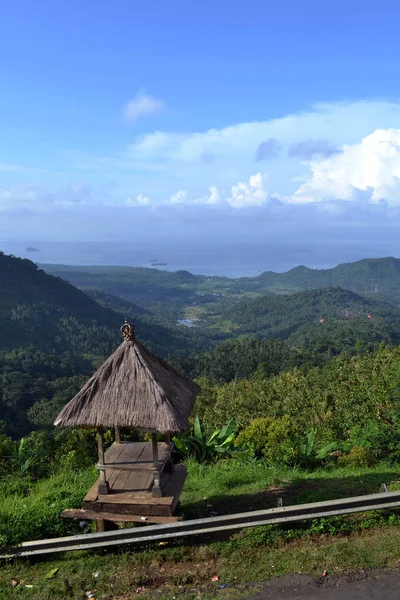 A hut and its magnificent view — Stock Photo, Image