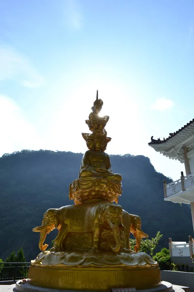 A estátua de um Deus / Deusa no Templo Hsiang-Te, Taiwan — Fotografia de Stock