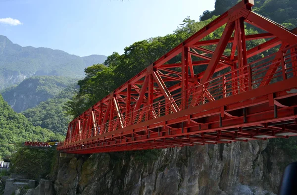 A famosa Ponte Vermelha no Parque Nacional de Taroko — Fotografia de Stock