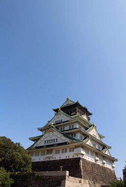 Giderken daha yakın Osaka Kalesi
