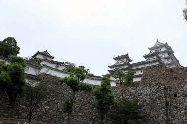 Daha yakın yürüyüş Himeji Kalesi (Bu da 