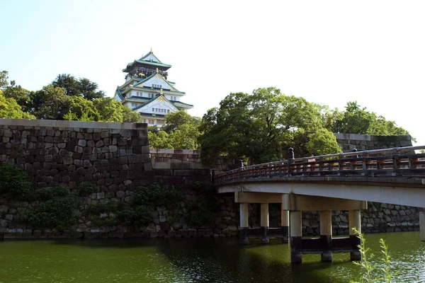 日本大阪城堡周边的桥梁 — 图库照片