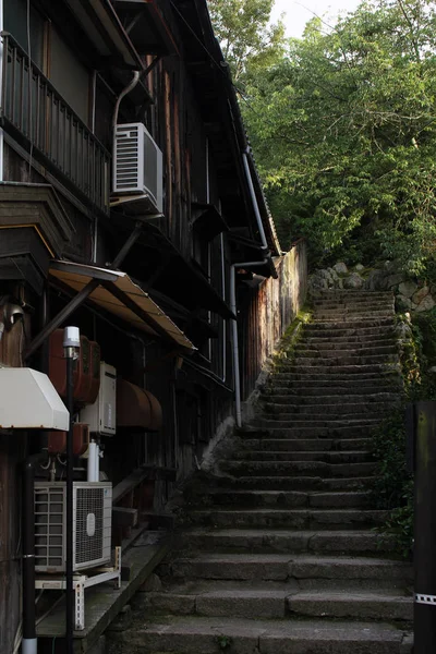 Μικρό δρομάκι και σκάλες στο νησί Miyajima. — Φωτογραφία Αρχείου