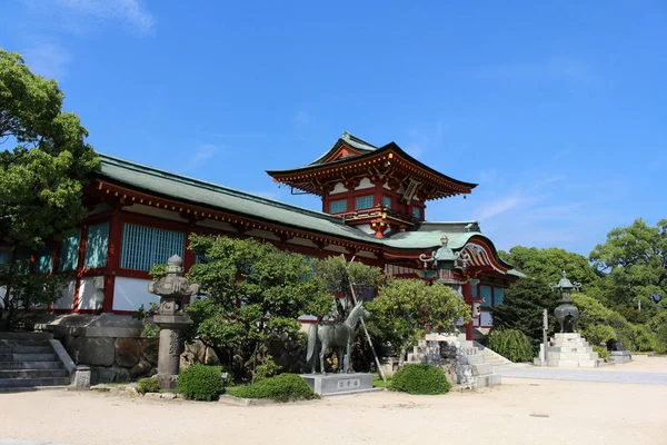 Un peu plus près du sanctuaire Hofu Tenmangu à Yamaguchi, au Japon — Photo
