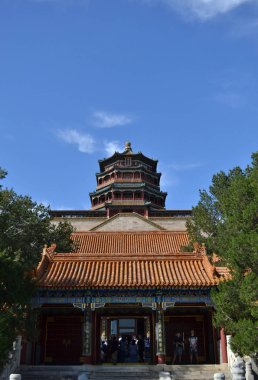 Tapınak ve Binalar çevresinde yaz Sarayı Pekin. PIC w