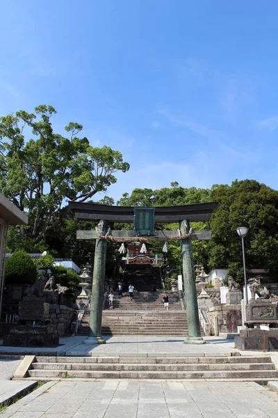 Il cancello d'ingresso verso il Santuario Hofu Tenmangu a Yamaguchi — Foto Stock