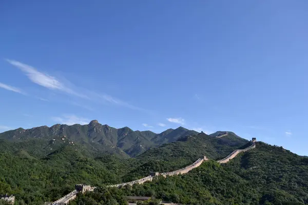 Una mirada lejana a la Gran Muralla de China. Pic fue tomada en Badalin — Foto de Stock