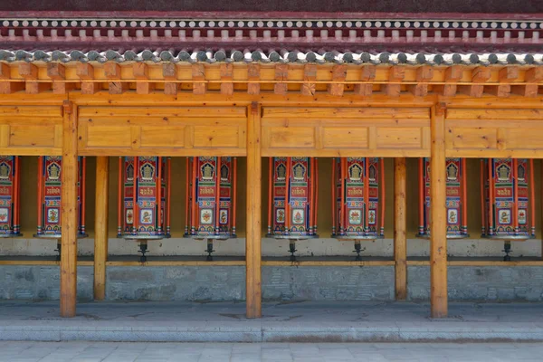 O kora tibetano ou roda de peregrinação e oração em Xiahe (Labra — Fotografia de Stock